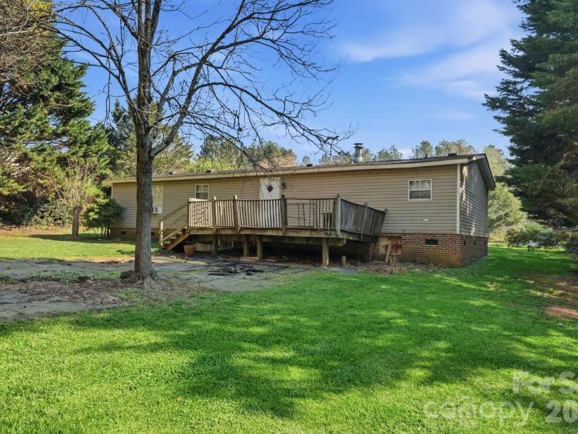 4830 Verde View Drive, Gastonia, NC 28056.  MLS# CAR4362938, YatesRealty ID 13587. 