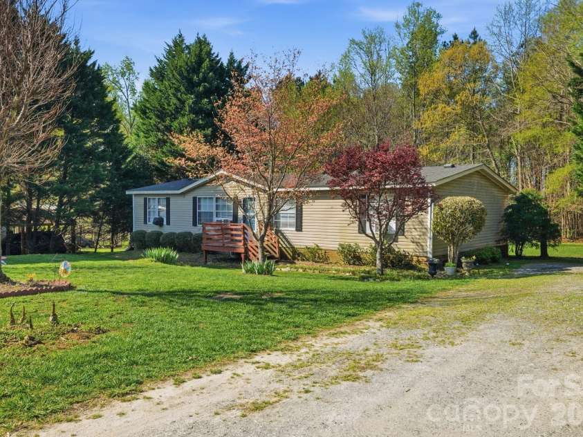 4830 Verde View Drive, Gastonia, NC 28056.  MLS# CAR4362938, YatesRealty ID 13587. 