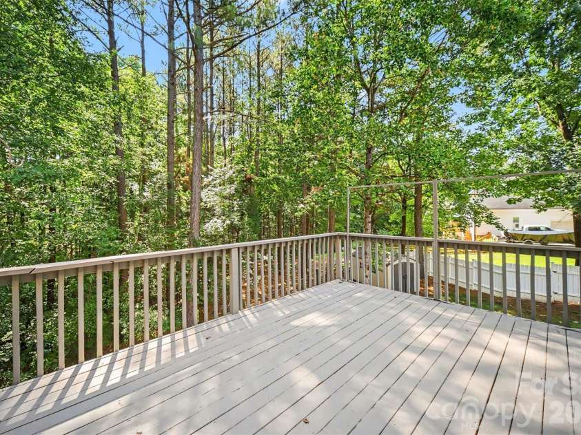 214 Harbor Landing Drive, Mooresville, NC 28117.  MLS# CAR4326069, YatesRealty ID 13588. Back Top Deck