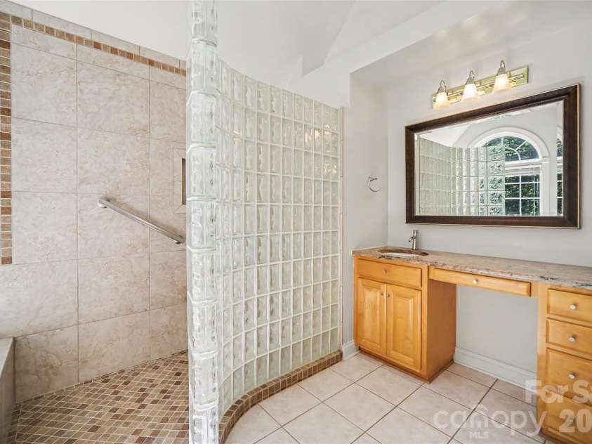 214 Harbor Landing Drive, Mooresville, NC 28117.  MLS# CAR4326069, YatesRealty ID 13588. Primary Bath