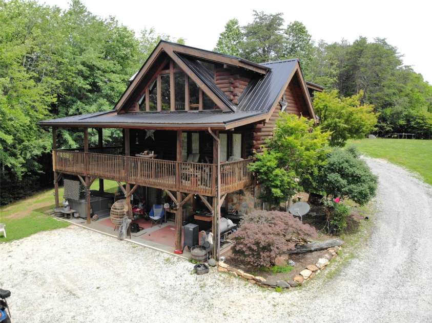460 Cascades Parkway, Nebo, NC 28761.  MLS# CAR4193100, YatesRealty ID 1359. 