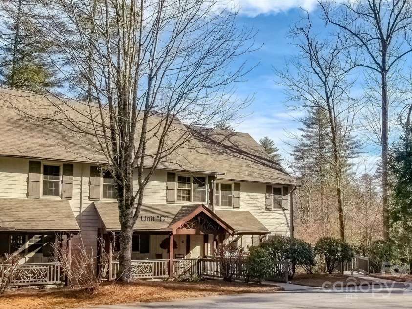 620 Sapphire Valley Road, Cashiers, NC 28717.  MLS# CAR4329121, YatesRealty ID 1359. Being here in Hampton Glen is like living in the woods with a few close neighbors / friends, yet being so close to everything you would need to be very comfortable. Horsepasture River runs right behind the building!