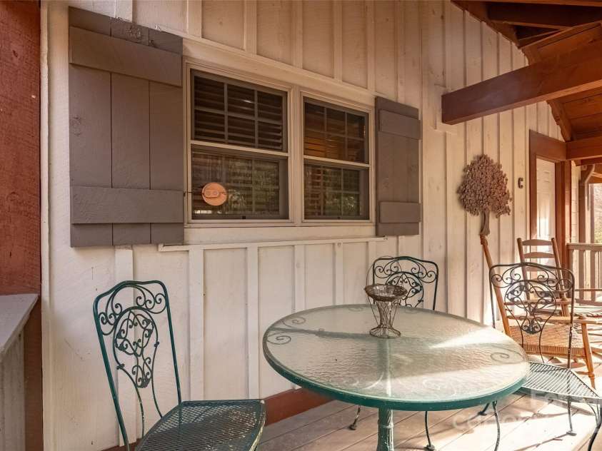 620 Sapphire Valley Road, Cashiers, NC 28717.  MLS# CAR4329121, YatesRealty ID 1359. Sit on the front porch and enjoy the sound of the wind in the trees, and the nature around you!