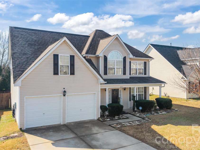 4017 Brookchase Boulevard, Fort Mill, SC 29707.  MLS# CAR4352242, YatesRealty ID 13592. 