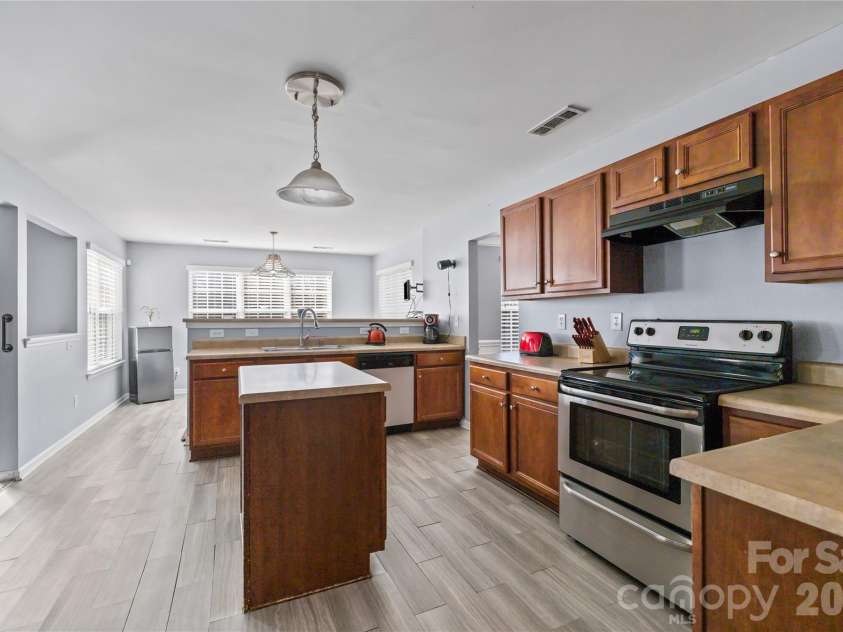 4017 Brookchase Boulevard, Fort Mill, SC 29707.  MLS# CAR4352242, YatesRealty ID 13592. 