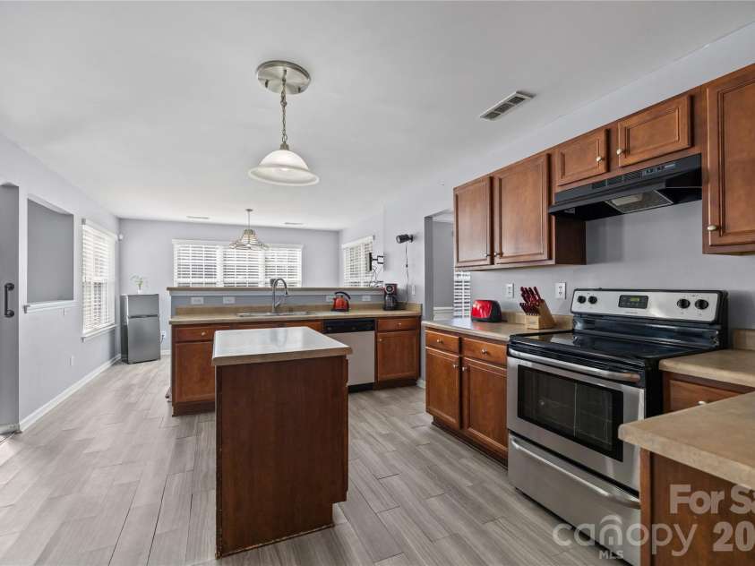 4017 Brookchase Boulevard, Fort Mill, SC 29707.  MLS# CAR4352242, YatesRealty ID 13592. 