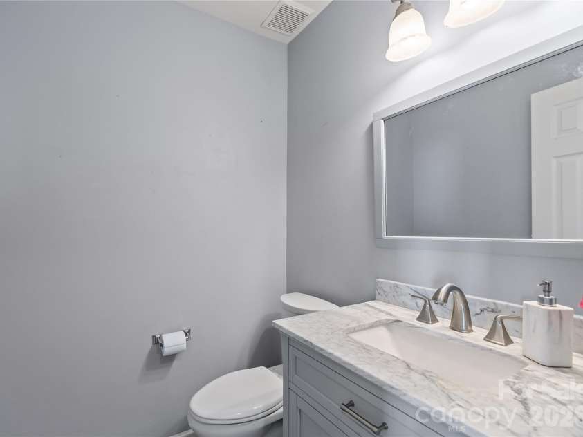 4017 Brookchase Boulevard, Fort Mill, SC 29707.  MLS# CAR4352242, YatesRealty ID 13592. 