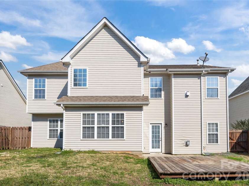 4017 Brookchase Boulevard, Fort Mill, SC 29707.  MLS# CAR4352242, YatesRealty ID 13592. 