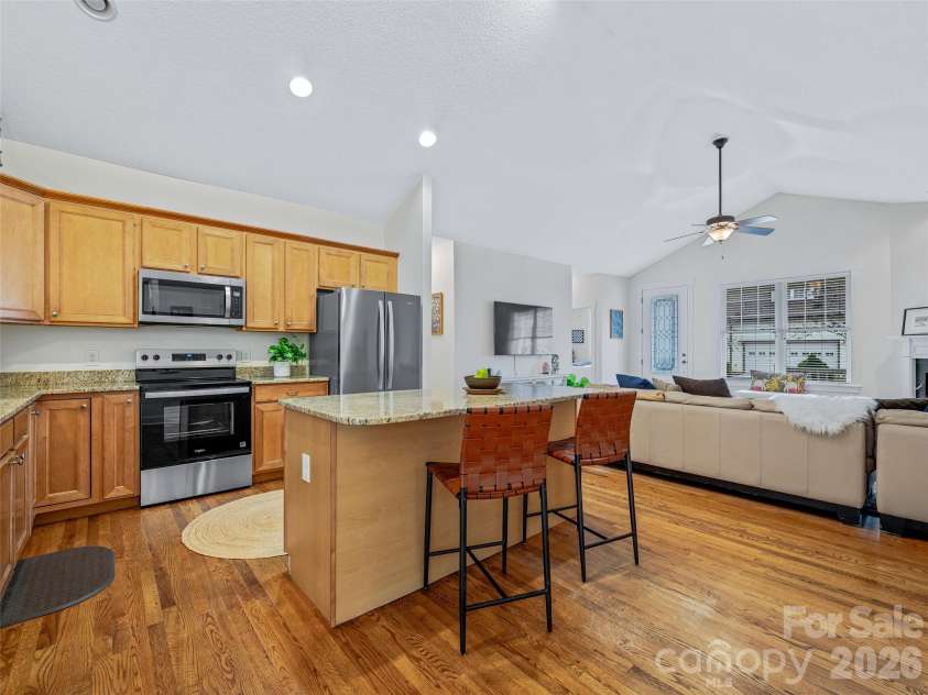 1 Craftsman Circle, Asheville, NC 28805.  MLS# CAR4320887, YatesRealty ID 13593. 