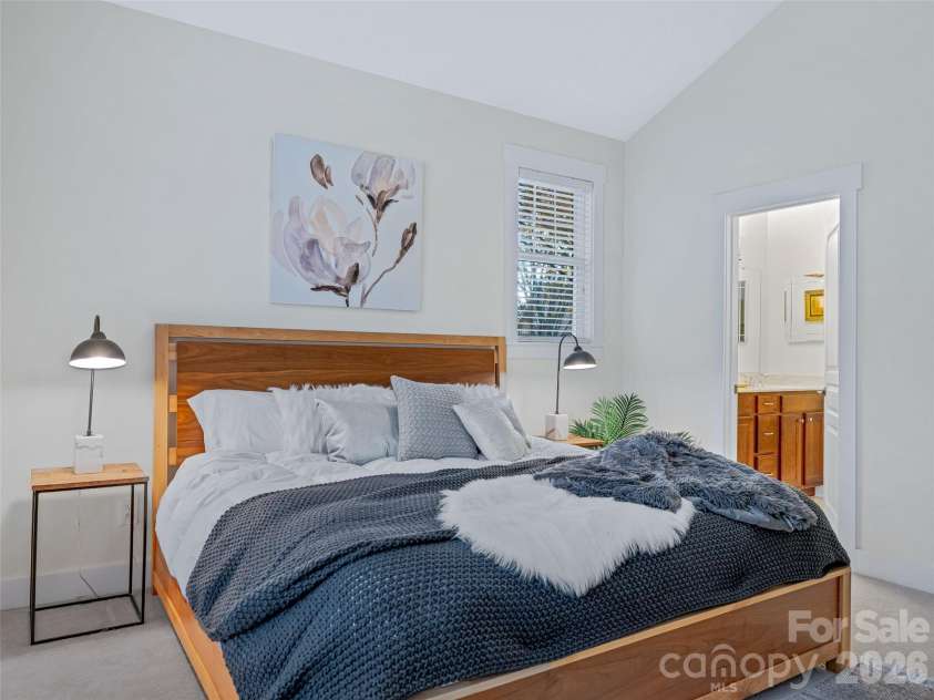 1 Craftsman Circle, Asheville, NC 28805.  MLS# CAR4320887, YatesRealty ID 13593. 
