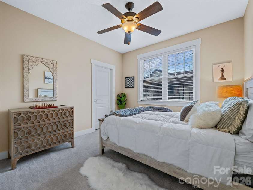 1 Craftsman Circle, Asheville, NC 28805.  MLS# CAR4320887, YatesRealty ID 13593. 