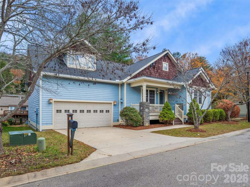 1 Craftsman Circle, Asheville, NC 28805.  MLS# CAR4320887, YatesRealty ID 13593. 