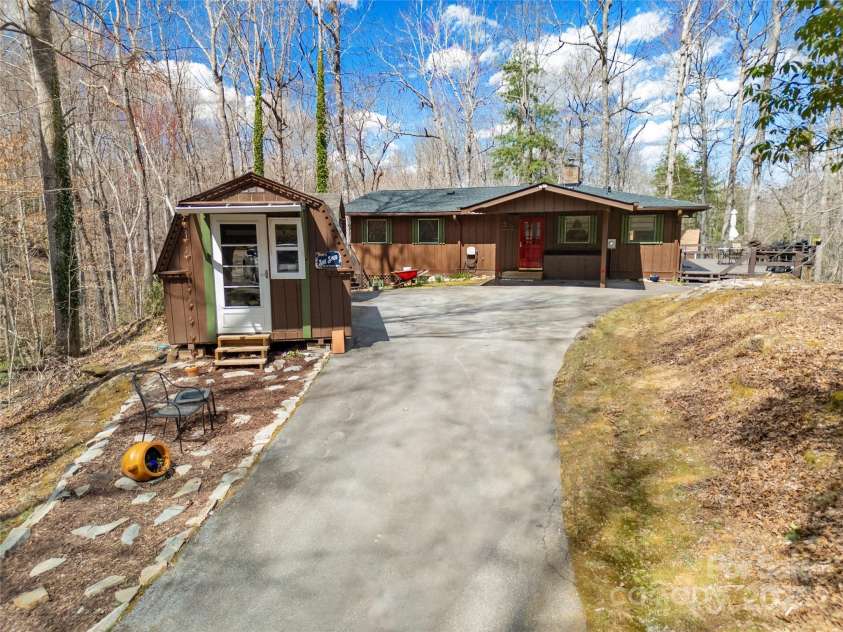 116 Woodpecker Lane, Brevard, NC 28712.  MLS# CAR4228755, YatesRealty ID 13595. 