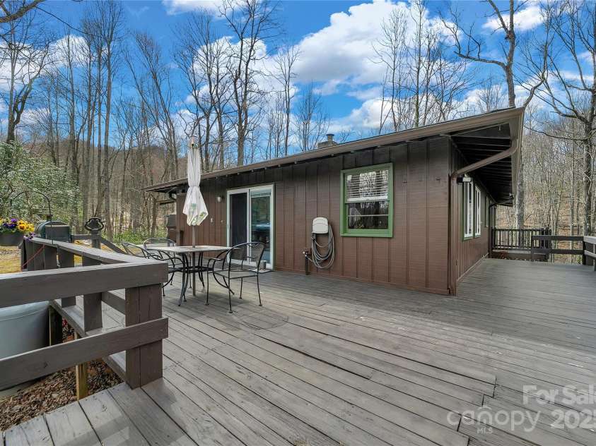 116 Woodpecker Lane, Brevard, NC 28712.  MLS# CAR4228755, YatesRealty ID 13595. 