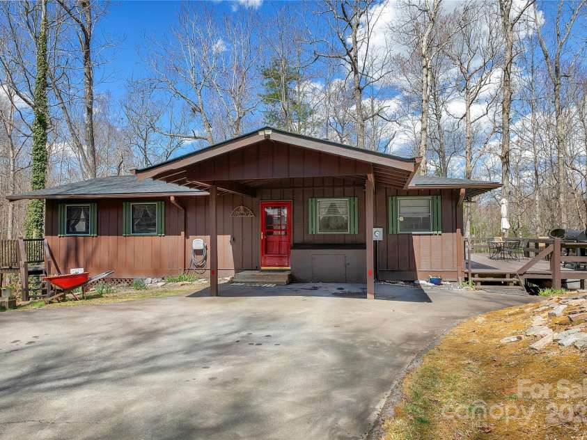 116 Woodpecker Lane, Brevard, NC 28712.  MLS# CAR4228755, YatesRealty ID 13595. 