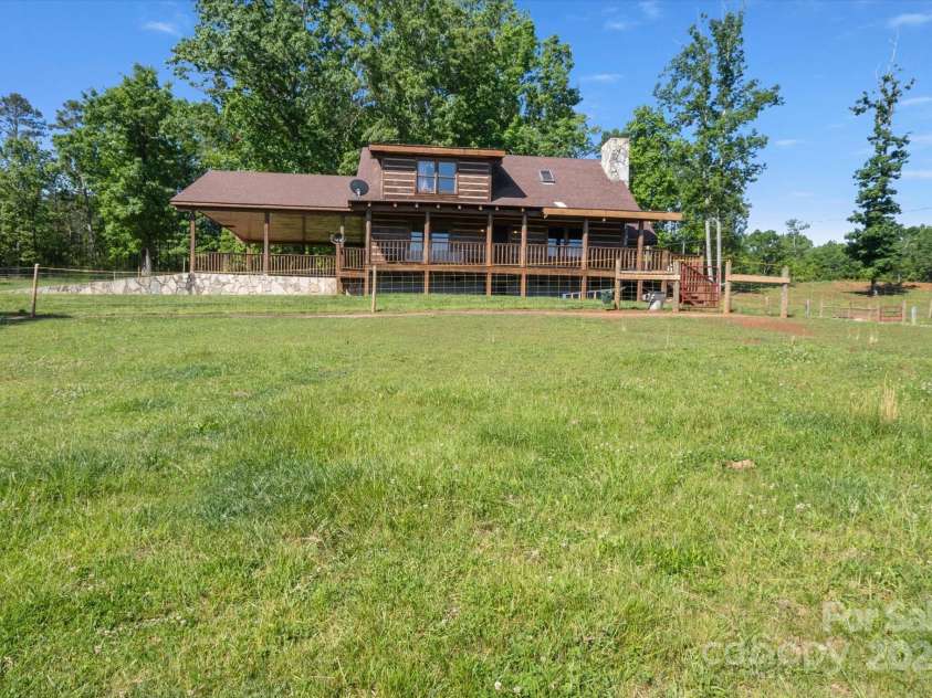 105 Causby Drive, Nebo, NC 28761.  MLS# CAR4256063, YatesRealty ID 13596. 
