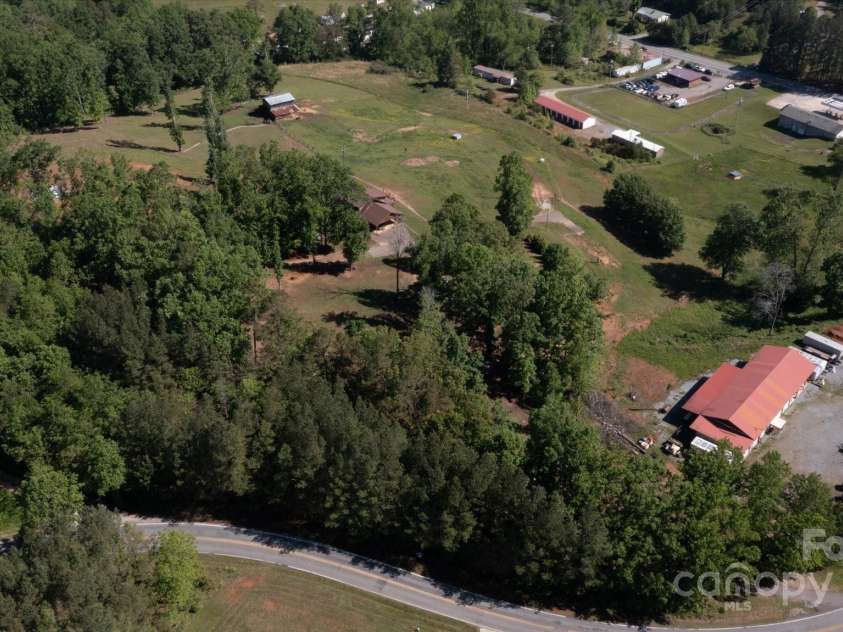 105 Causby Drive, Nebo, NC 28761.  MLS# CAR4256063, YatesRealty ID 13596. 