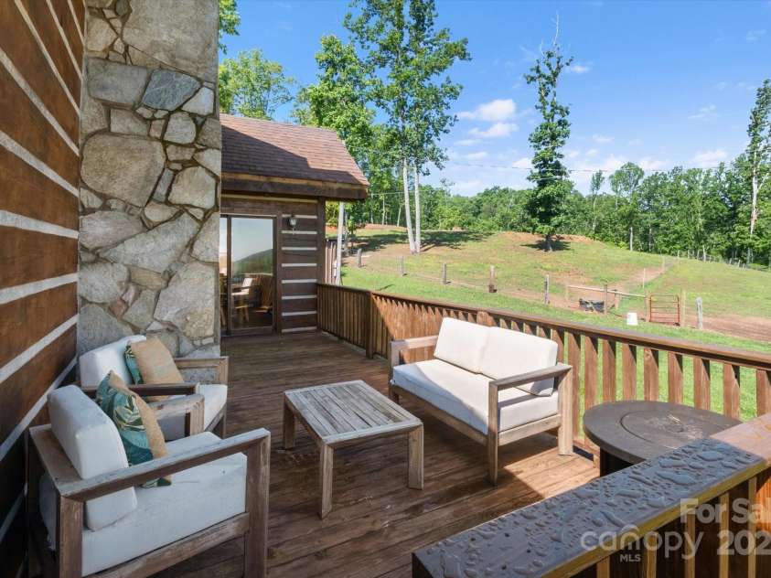 105 Causby Drive, Nebo, NC 28761.  MLS# CAR4256063, YatesRealty ID 13596. 