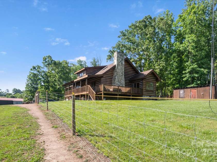 105 Causby Drive, Nebo, NC 28761.  MLS# CAR4256063, YatesRealty ID 13596. 