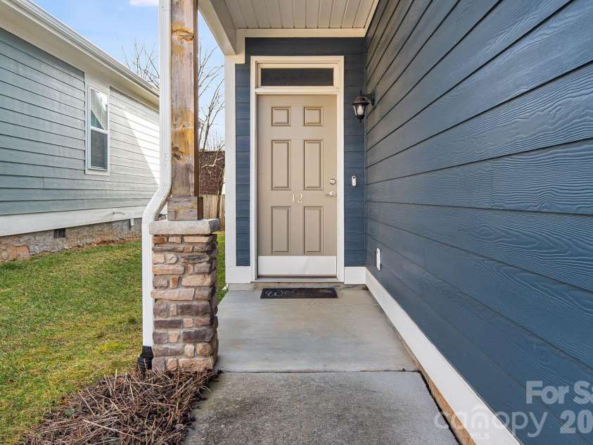 12 Hyde Park Place, Arden, NC 28704.  MLS# CAR4352317, YatesRealty ID 13596. 