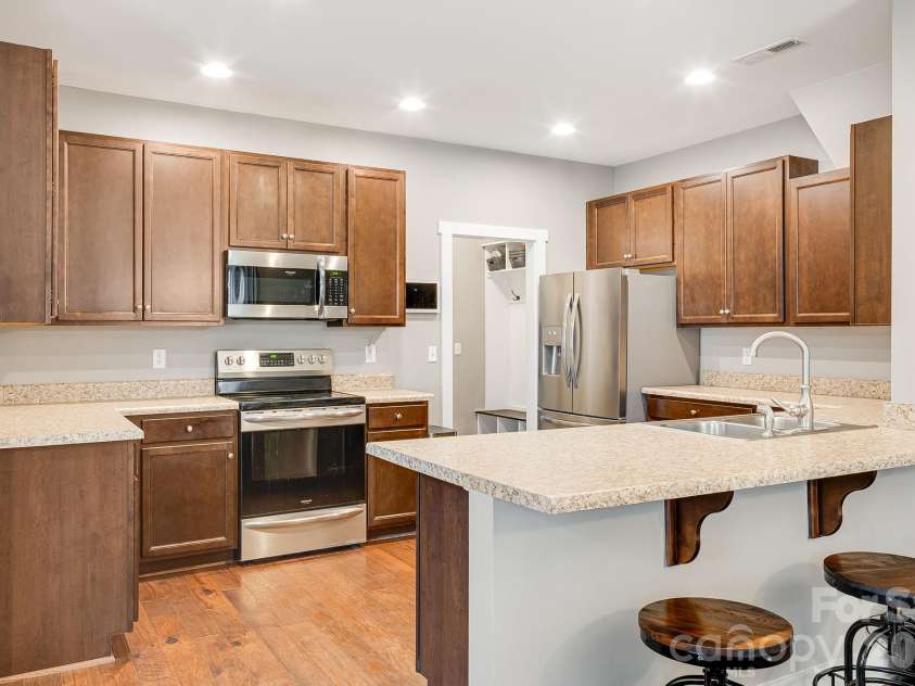 12 Hyde Park Place, Arden, NC 28704.  MLS# CAR4352317, YatesRealty ID 13596. 