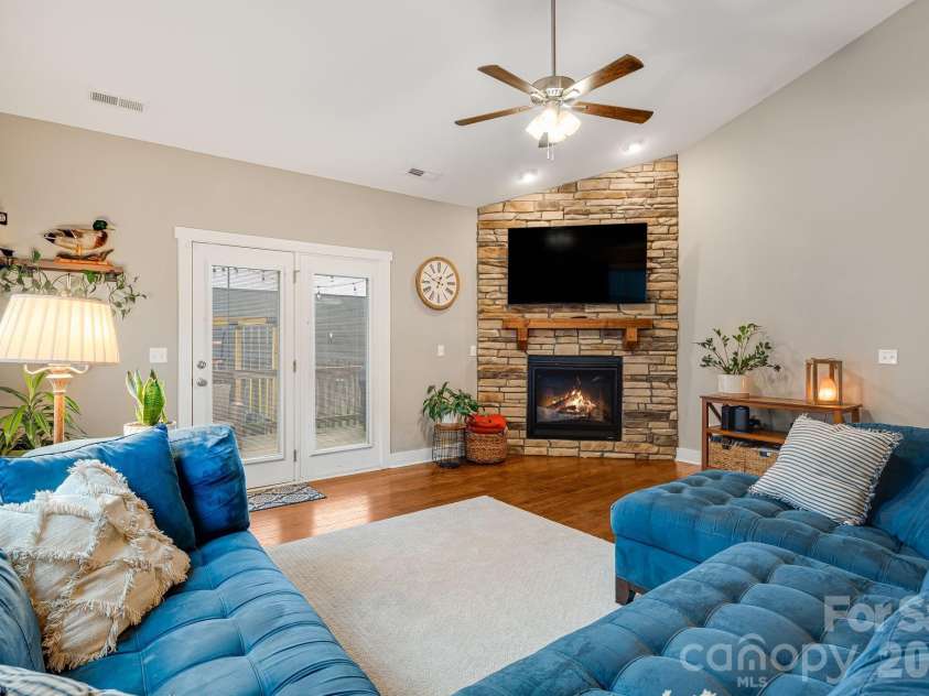 12 Hyde Park Place, Arden, NC 28704.  MLS# CAR4352317, YatesRealty ID 13596. 