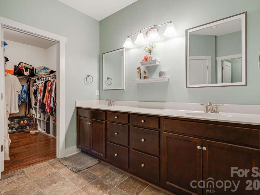 12 Hyde Park Place, Arden, NC 28704.  MLS# CAR4352317, YatesRealty ID 13596. 
