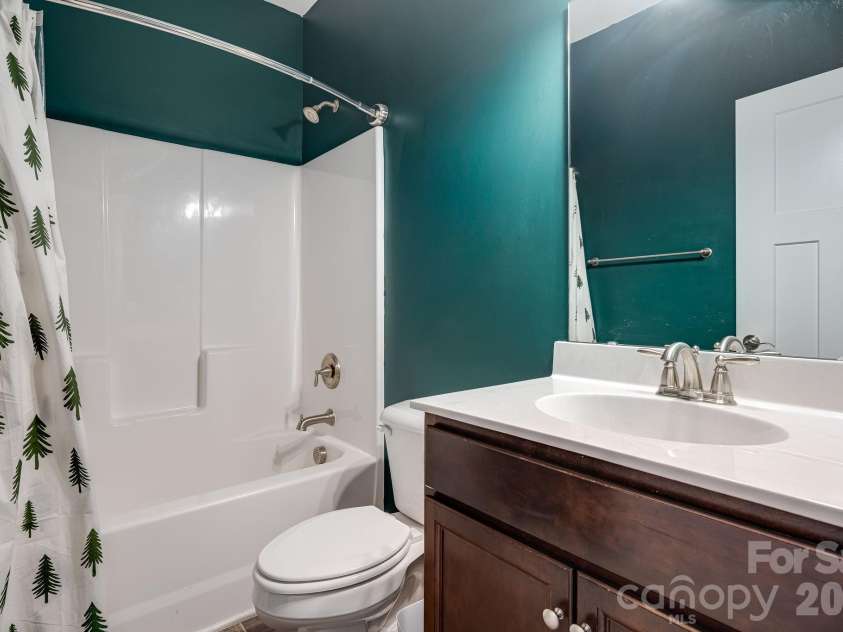12 Hyde Park Place, Arden, NC 28704.  MLS# CAR4352317, YatesRealty ID 13596. 