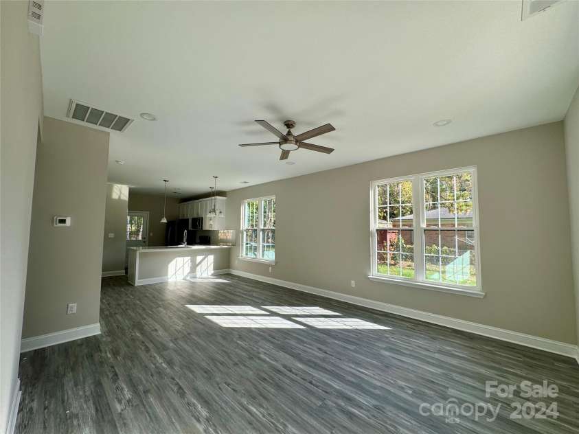 1712 Mcdonald Street, Charlotte, NC 28216.  MLS# CAR4192864, YatesRealty ID 13597. 