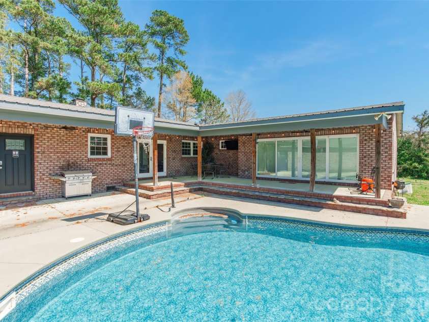 2248 Willie Usher Road, Lancaster, SC 29720.  MLS# CAR4362590, YatesRealty ID 13598. 