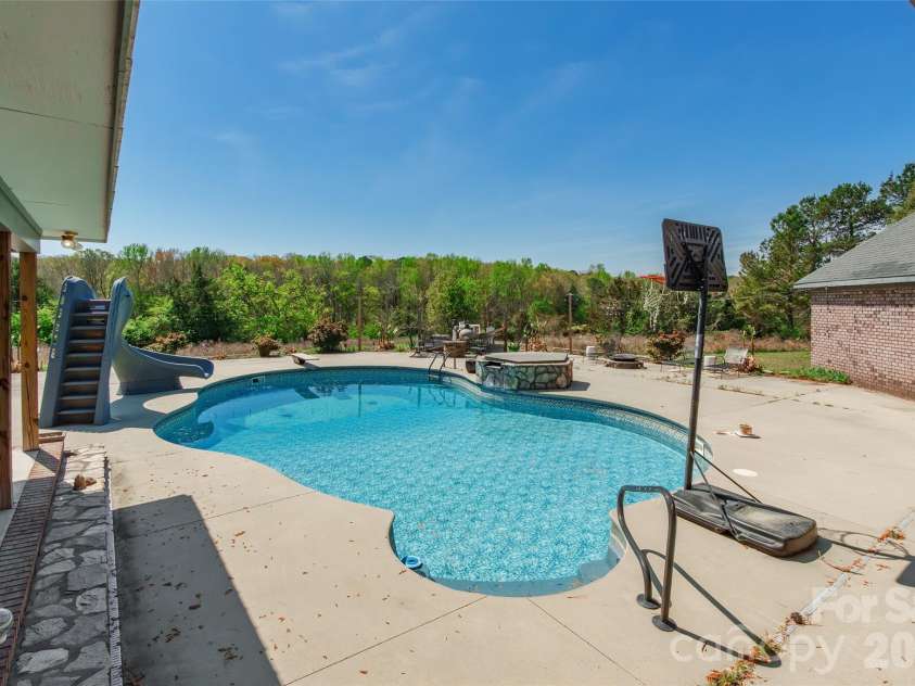 2248 Willie Usher Road, Lancaster, SC 29720.  MLS# CAR4362590, YatesRealty ID 13598. 
