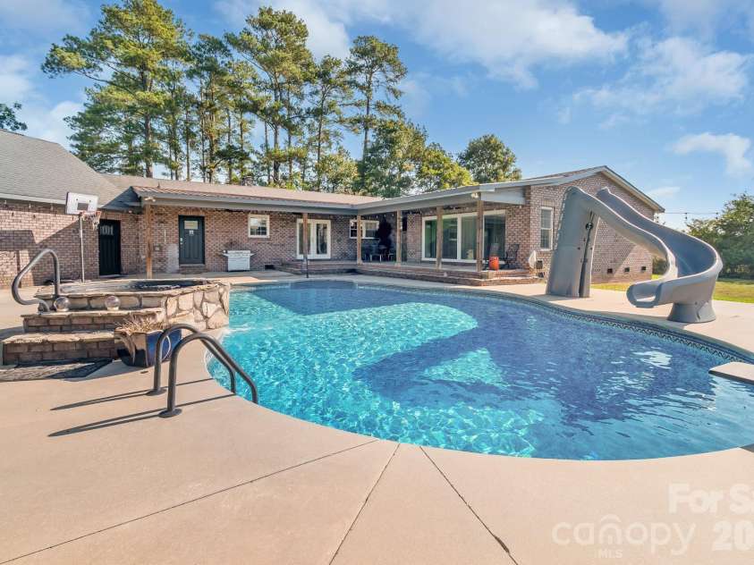 2248 Willie Usher Road, Lancaster, SC 29720.  MLS# CAR4402793, YatesRealty ID 13598. 