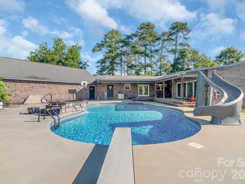 2248 Willie Usher Road, Lancaster, SC 29720.  MLS# CAR4402793, YatesRealty ID 13598. 