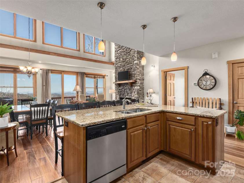 330 Vista Drive, Mars Hill, NC 28754.  MLS# CAR4229157, YatesRealty ID 13598. Open floor plan great for entertaining.