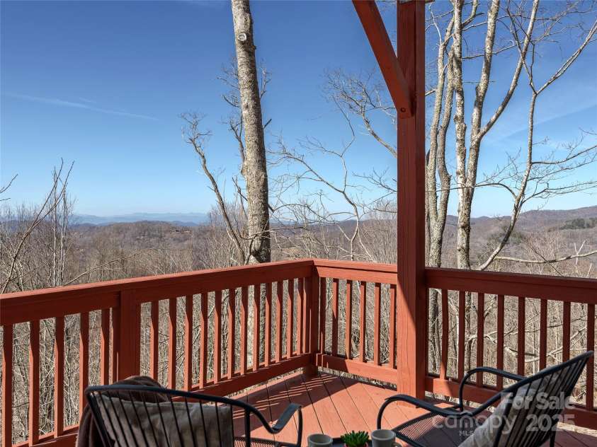330 Vista Drive, Mars Hill, NC 28754.  MLS# CAR4229157, YatesRealty ID 13598. Take in all that fresh air!