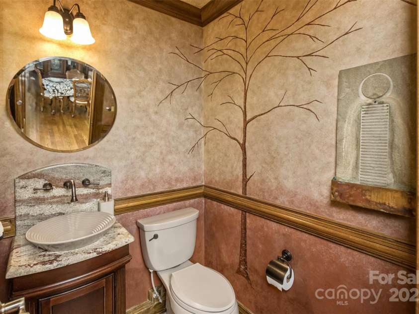22 Valley Drive, Weaverville, NC 28787.  MLS# CAR4244497, YatesRealty ID 13599. Powder Bath