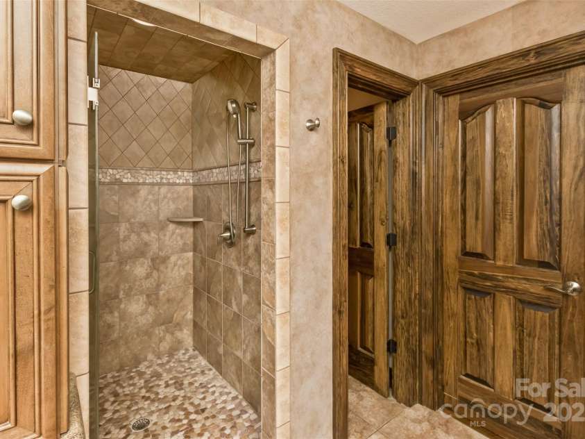 22 Valley Drive, Weaverville, NC 28787.  MLS# CAR4244497, YatesRealty ID 13599. Primary shower