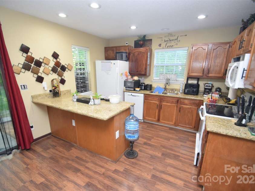 11130 Whitlock Crossing, Charlotte, NC 28273.  MLS# CAR4250386, YatesRealty ID 136. 