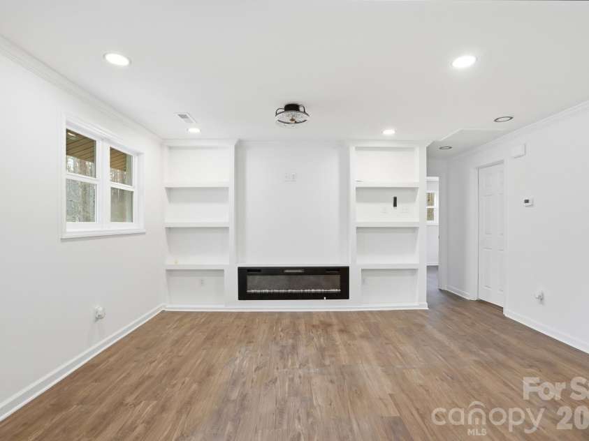 704 Border Street, Dallas, NC 28034.  MLS# CAR4342695, YatesRealty ID 1360. 