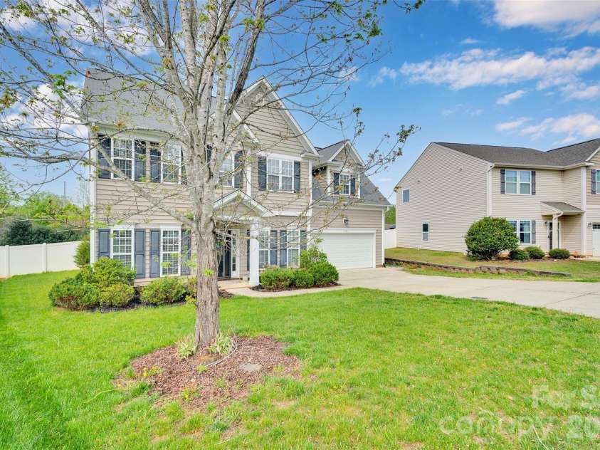 119 Louden Drive, Mooresville, NC 28115.  MLS# CAR4365938, YatesRealty ID 13600. 