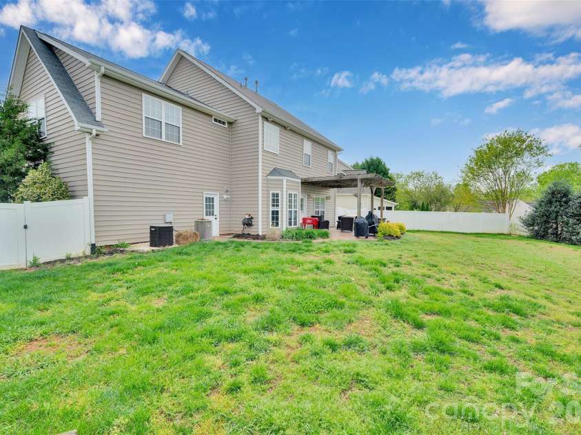 119 Louden Drive, Mooresville, NC 28115.  MLS# CAR4365938, YatesRealty ID 13600. 