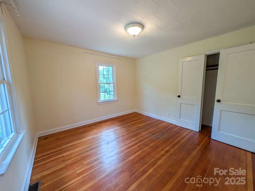 95 Lady Bug Lane, Burnsville, NC 28714.  MLS# CAR4206406, YatesRealty ID 13600. Additional view of second bedroom