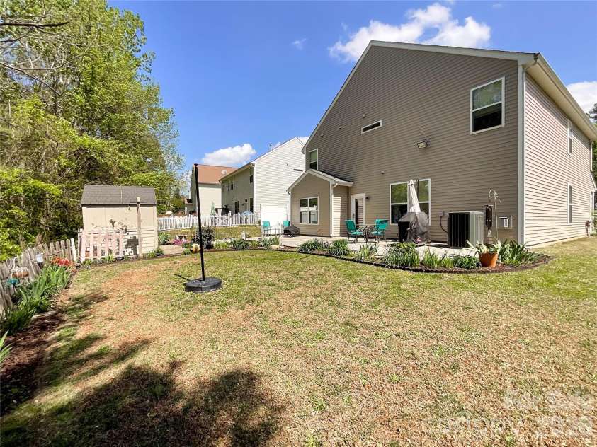 15137 Oldcorn Lane, Charlotte, NC 28262.  MLS# CAR4367729, YatesRealty ID 13601. 