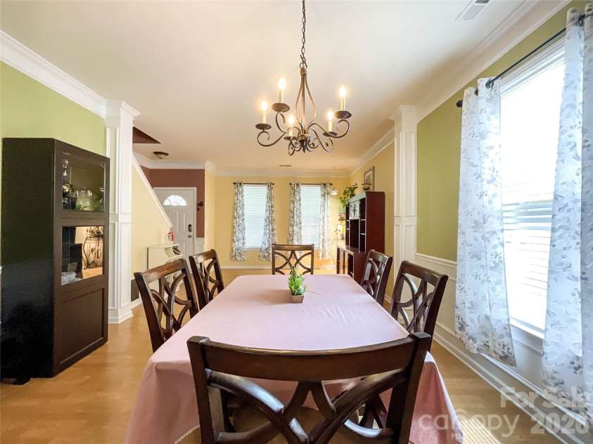 15137 Oldcorn Lane, Charlotte, NC 28262.  MLS# CAR4367729, YatesRealty ID 13601. Dining area