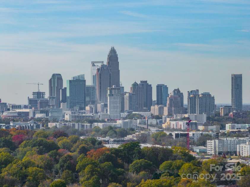 947 Warren Burgess Lane, Charlotte, NC 28205.  MLS# CAR4200841, YatesRealty ID 13601. 