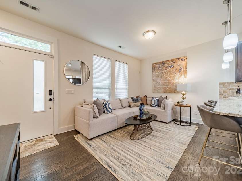 947 Warren Burgess Lane, Charlotte, NC 28205.  MLS# CAR4200841, YatesRealty ID 13601. 