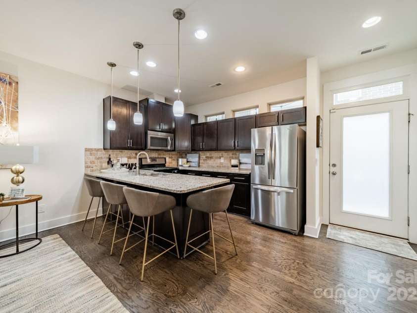 947 Warren Burgess Lane, Charlotte, NC 28205.  MLS# CAR4200841, YatesRealty ID 13601. 