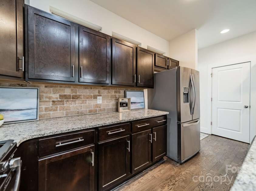 947 Warren Burgess Lane, Charlotte, NC 28205.  MLS# CAR4200841, YatesRealty ID 13601. 