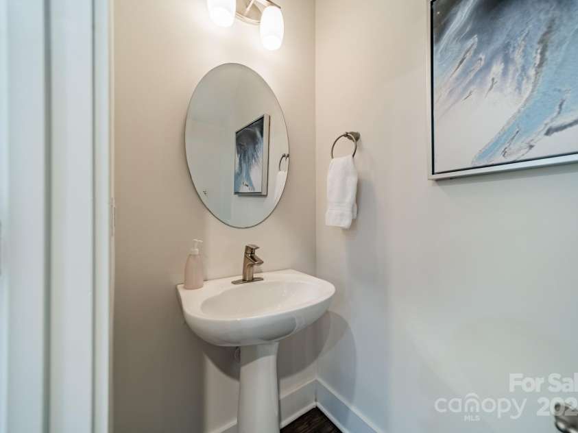947 Warren Burgess Lane, Charlotte, NC 28205.  MLS# CAR4200841, YatesRealty ID 13601. 