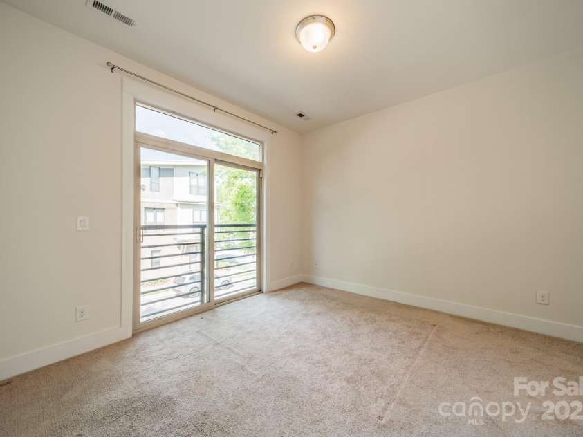 947 Warren Burgess Lane, Charlotte, NC 28205.  MLS# CAR4200841, YatesRealty ID 13601. 